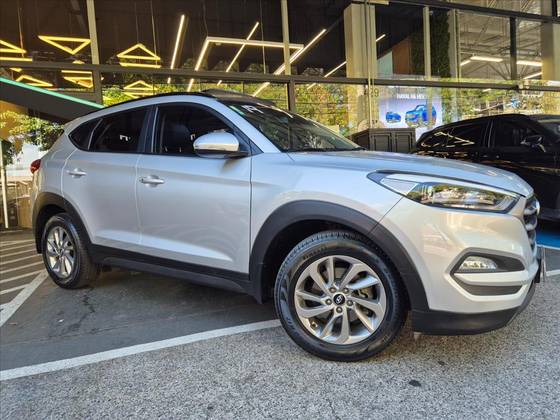 HYUNDAI TUCSON 1.6 16V T-GDI GASOLINA GLS ECOSHIFT HYUNDAI TUCSON 1.6 16V T-GDI GASOLINA GLS ECOSHIFT